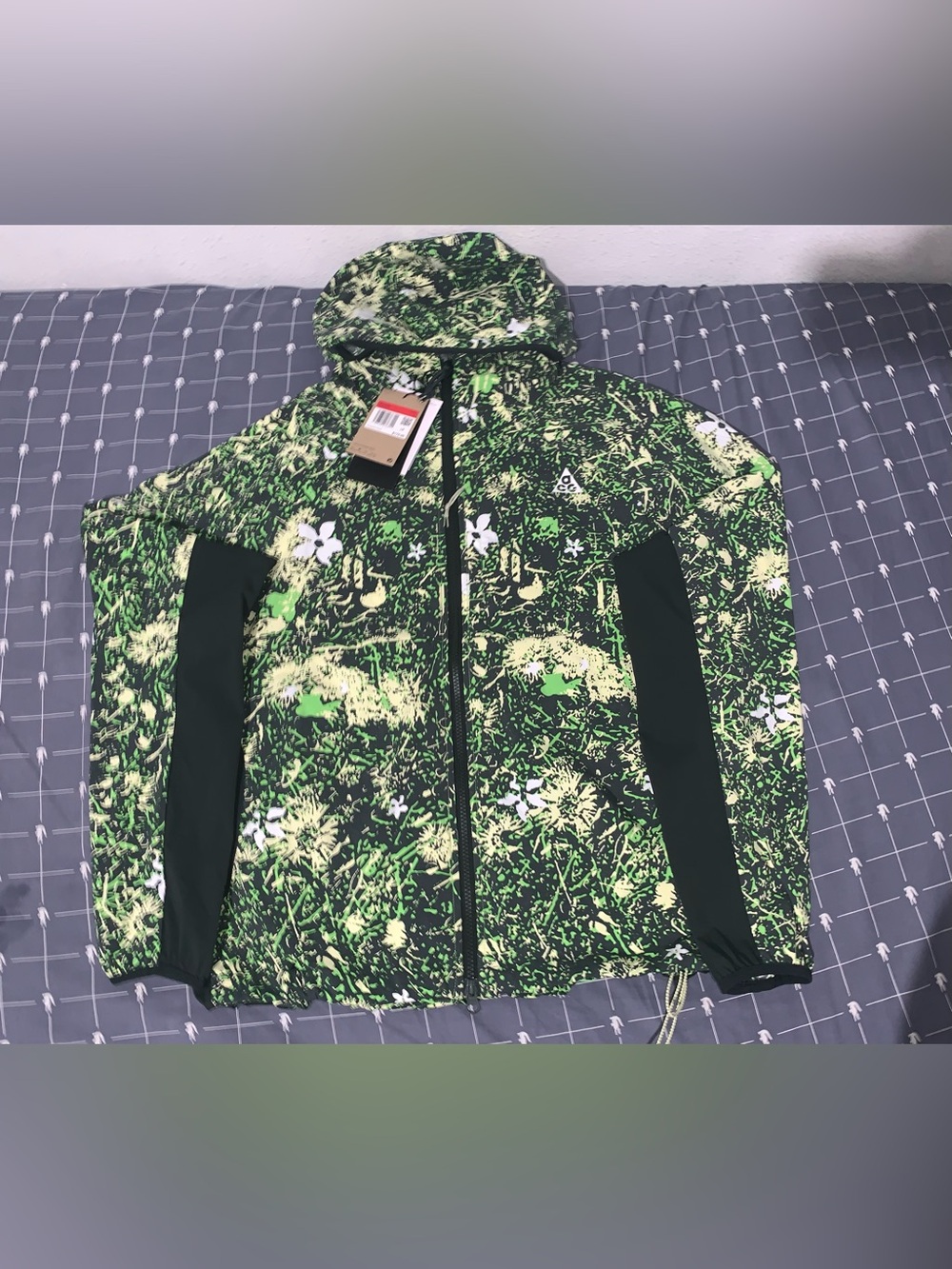 Nike ACG "Five Towers" Packable UV Protection Jacket II3653-317 Size: Large